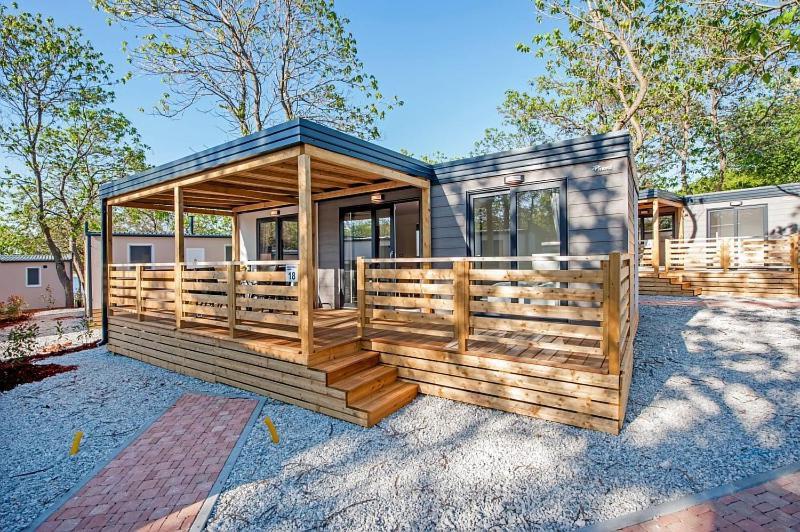 Eurocamp Mobile Homes At Campsite Puntica Funtana Luaran gambar