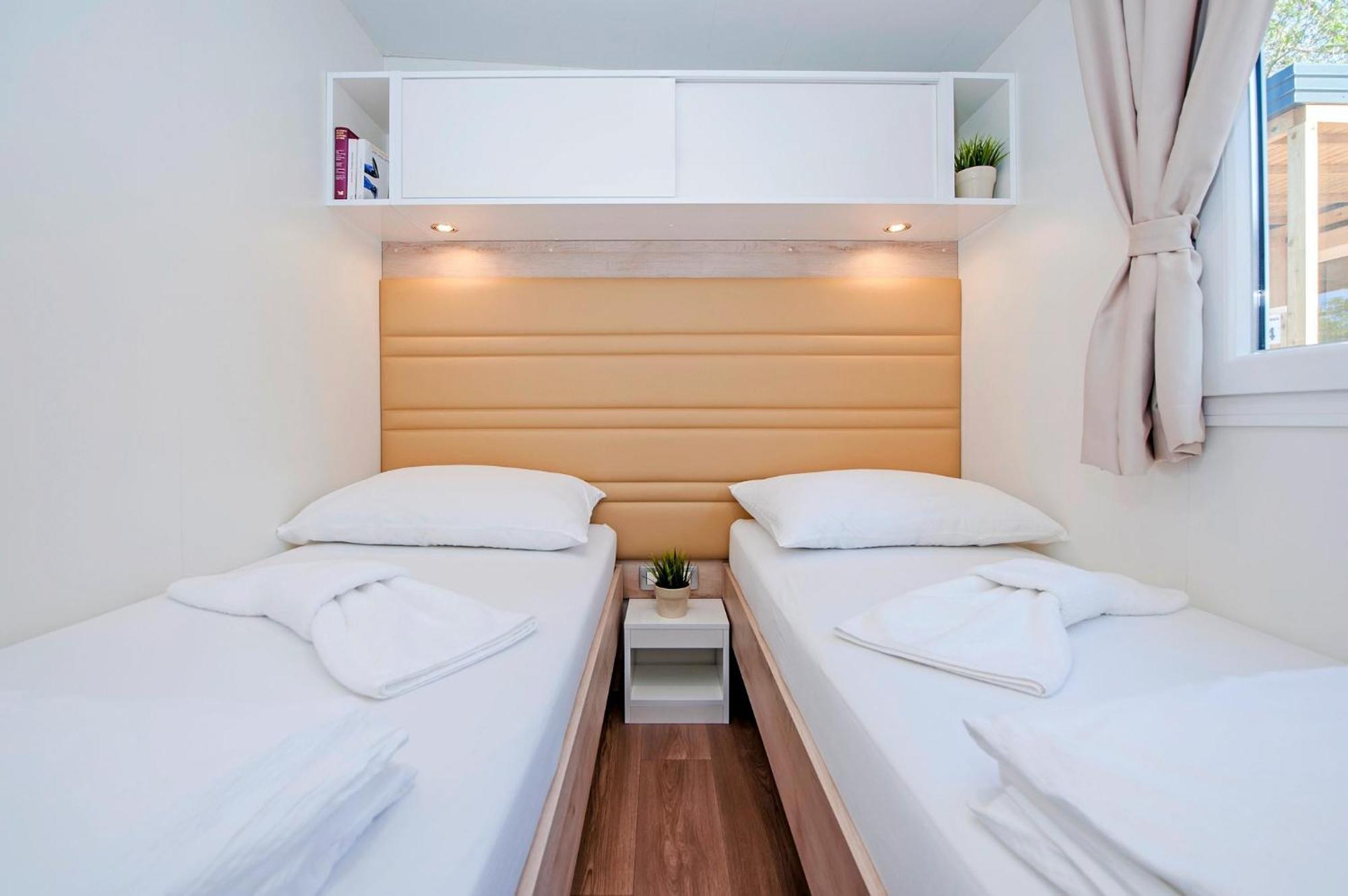 Eurocamp Mobile Homes At Campsite Puntica Funtana Luaran gambar