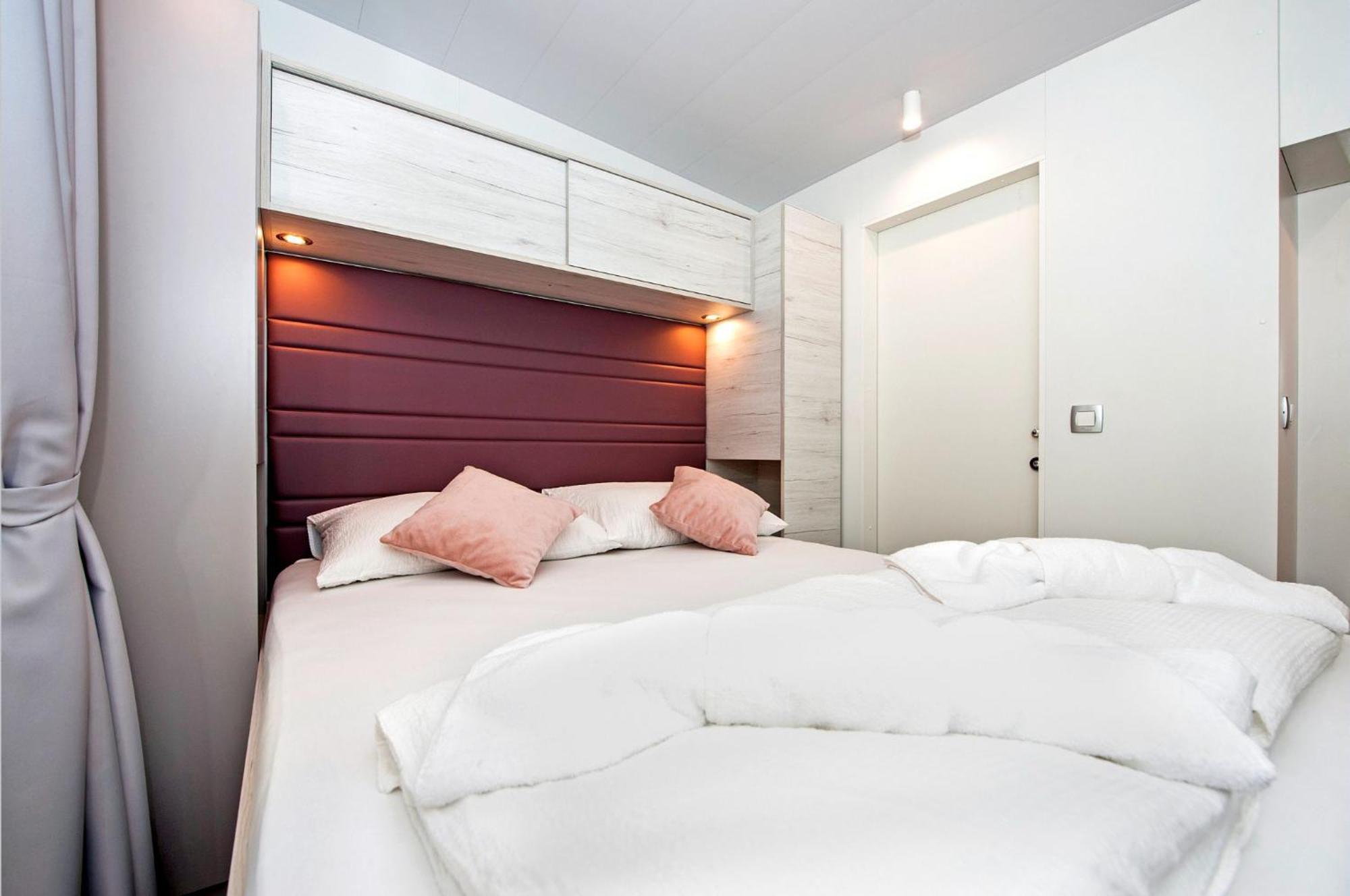 Eurocamp Mobile Homes At Campsite Puntica Funtana Luaran gambar