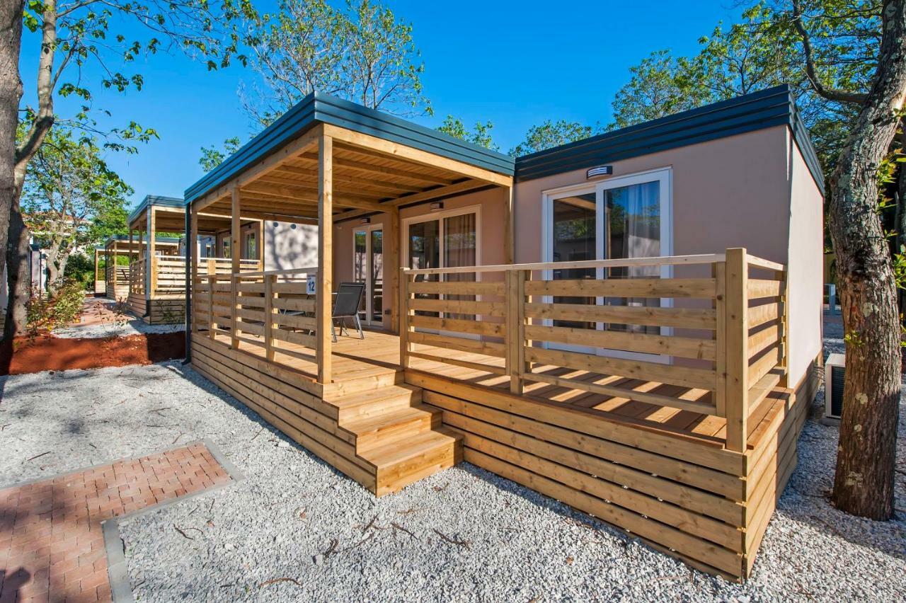 Eurocamp Mobile Homes At Campsite Puntica Funtana Luaran gambar
