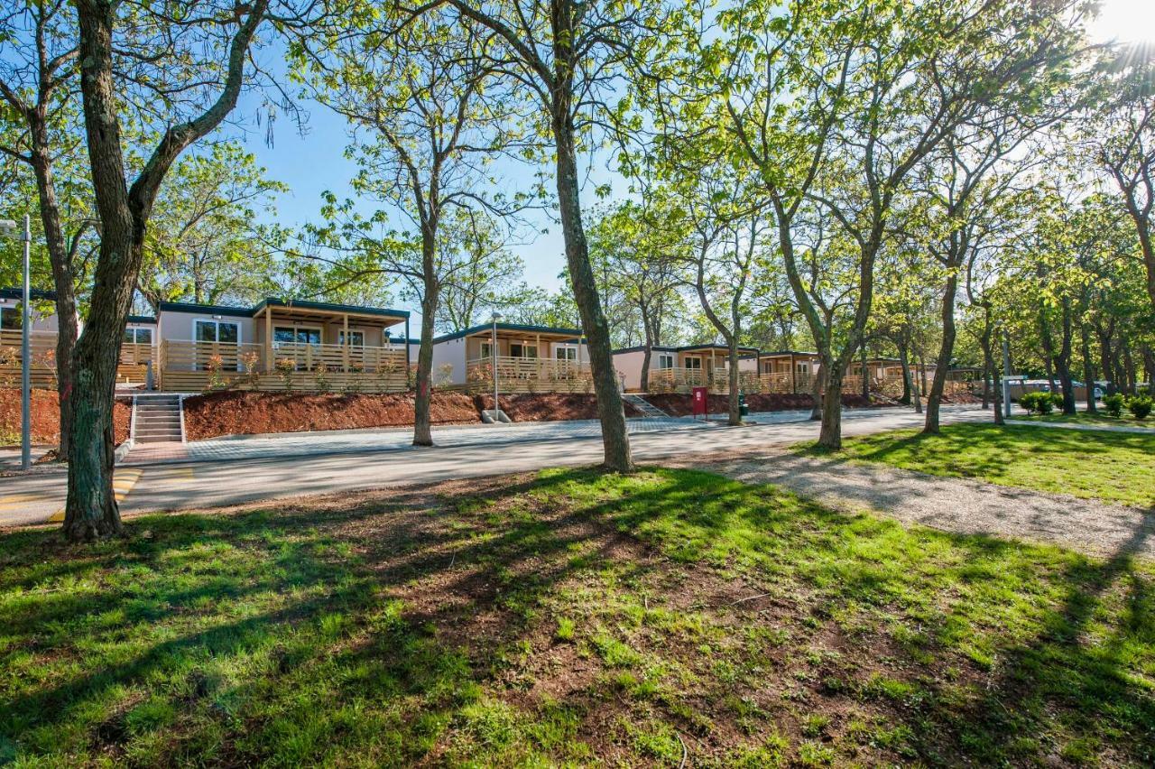 Eurocamp Mobile Homes At Campsite Puntica Funtana Luaran gambar