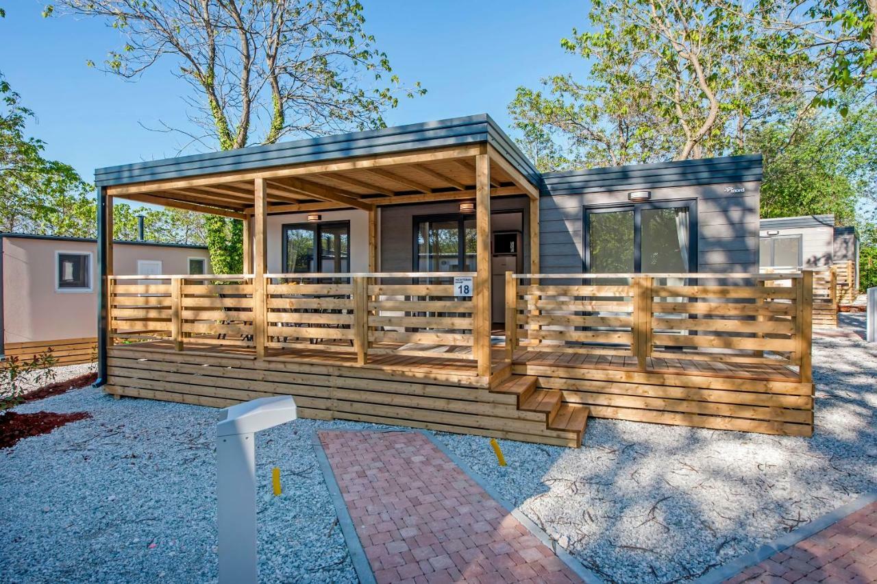 Eurocamp Mobile Homes At Campsite Puntica Funtana Luaran gambar